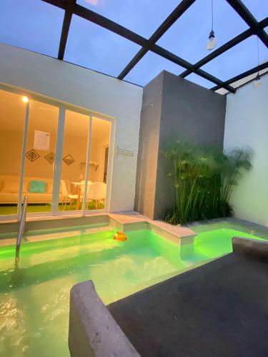 สระว่ายน้ำ, Springhills Quito Airport in ตาบาเบลา