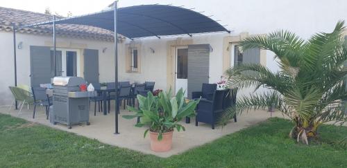 Villa avec piscine 14 couchages - Accommodation - Charleval