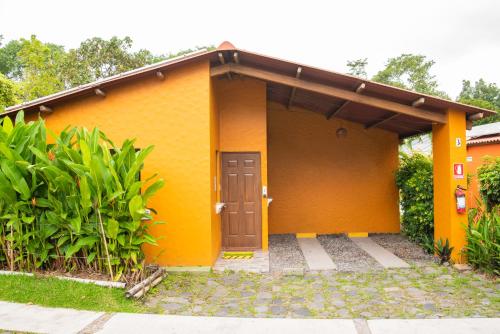 숙소 외관, Hotel y Bungalows El Jardín (Hotel y Bungalows El Jardin) in 레탈룰레우