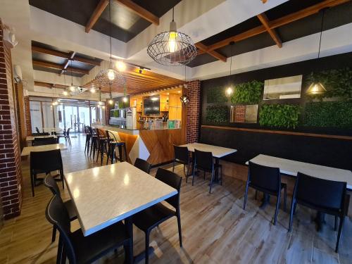 Restaurant, North Tourist Inn. in Bacolod (Negros Occidental)