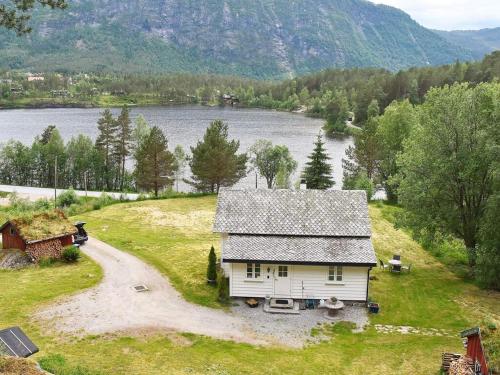 . Three-Bedroom Holiday home in Førde