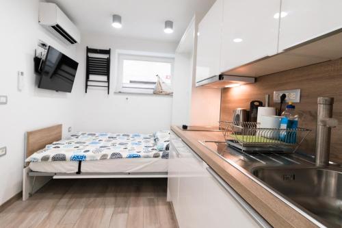 Room at Vacation Station Piran 2