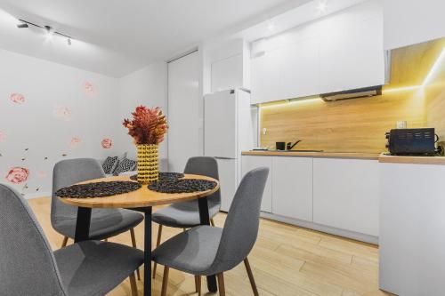 Floris Apartment