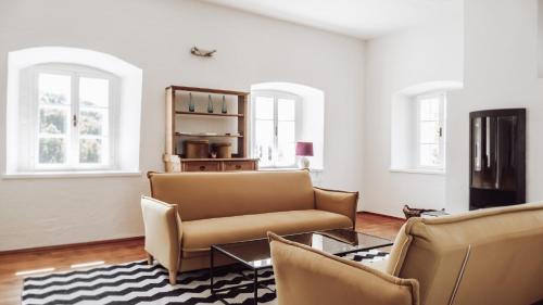 WineHouseLiving - image 12