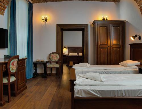 CASA CHITIC -HOTEL SI RESTAURANT Str Johann Gott nr7 - image 13