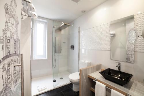 Quadruple Room (4 Adults) image 6