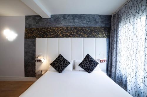 Quadruple Room (4 Adults) image 3