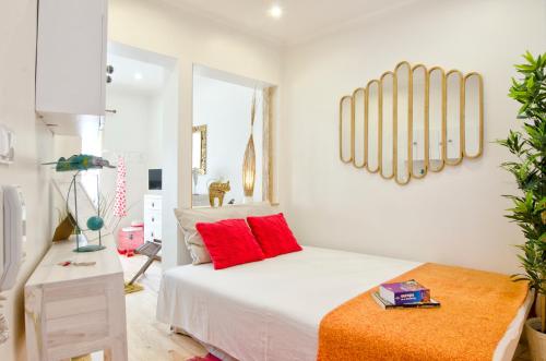 Studio Apartment image 7