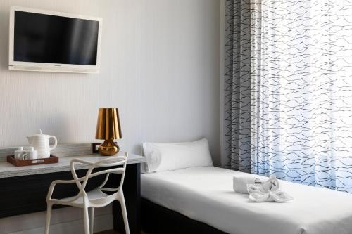 Triple Room image 6