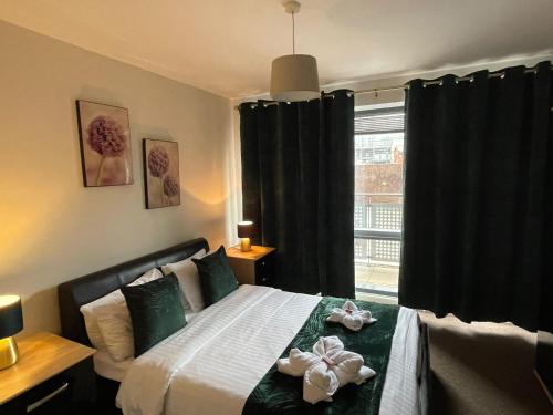 One-Bedroom Apartment with City View image 8