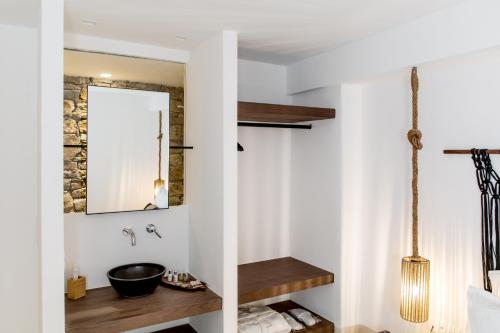 Two-Bedroom Villa with Shared Pool and Sea View image 6