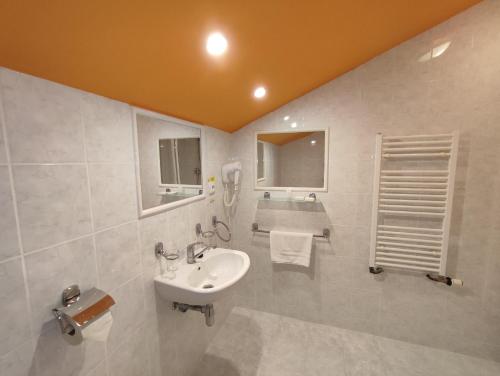 Hotel 28 - image 6