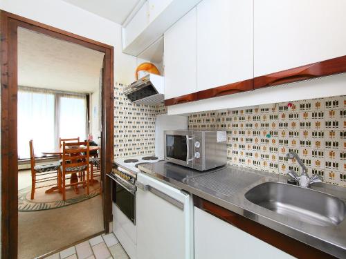 Apartment Les Pècles by Interhome 5
