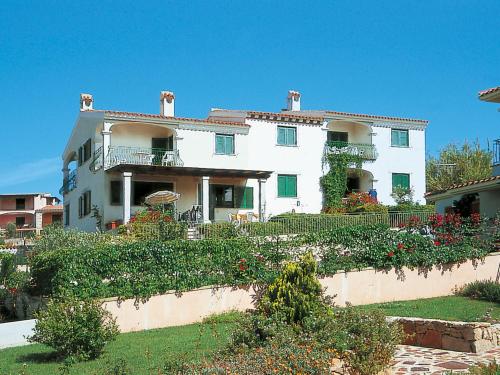  Apartment Borgo Le Logge trilo - BUD112 by Interhome in Budoni