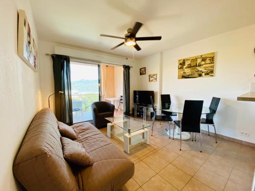 A Funtana deux chambres, vue mer, piscine et tennis in Bartaccia