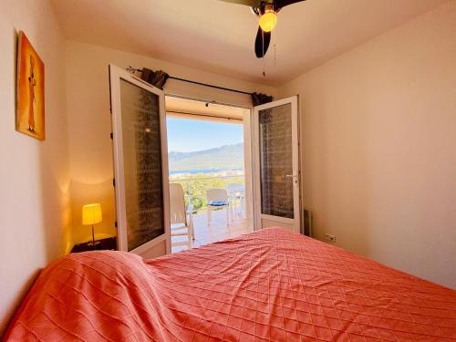 razgled, A Funtana deux chambres, vue mer, piscine et tennis in Bartaccia