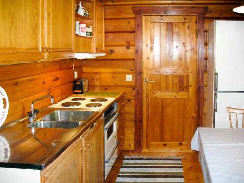 Holiday Home Borrsjon by Interhome in Grasmark