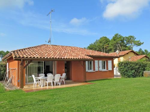 Holiday Home Les Gemmeurs - MES150 cottage Messanges
