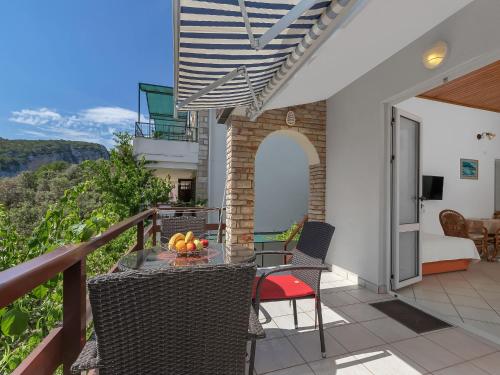  Apartment Martina by Interhome in Selca kod Bogomolja