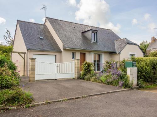 Holiday Home Maison Les Hortensias by Interhome gîte à louer Pleurtuit