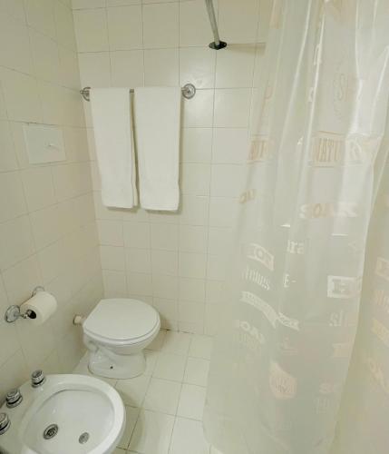 One-Bedroom Apartment image 4