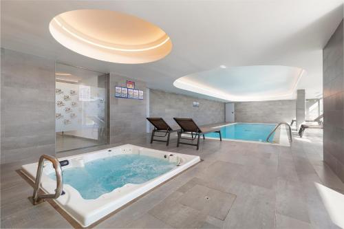 Attractions, Interpass Vau Hotel Apartamentos in Praia do Vau