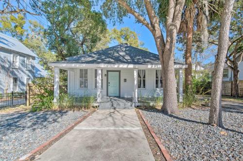 Charming 100-Year-Old Home Less Than 1 Mi to Downtown