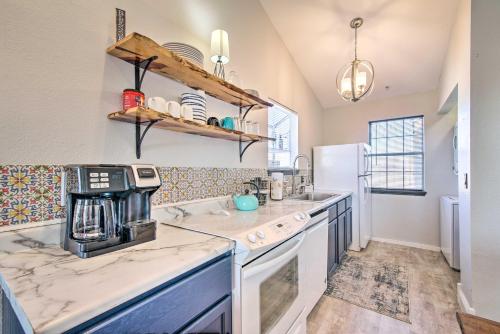Cozy Branson Getaway Less Than 1 Mi to Silver Dollar City! in Branson, USA