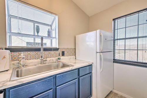 Cozy Branson Getaway Less Than 1 Mi to Silver Dollar City! in Branson, USA