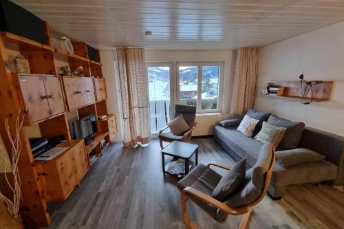 Stylish chalet apartment near hiking trail and ski lift - Apartment - Oberiberg - Ybrig