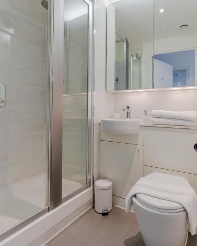 SUPERB LARGE DeLUXE HOME AT WESTFIELD SHOPPING CENTER