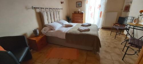 Chambres D'Hotes Les Chiens Verts , jardin, terrasse, parking privé - Accommodation - Hauteville-Lompnes