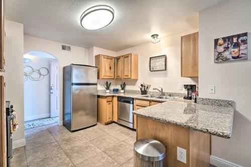 Seasonal Pool and Spa Las Vegas Pad, 11 Mi to Strip, Las Vegas (photo 9)