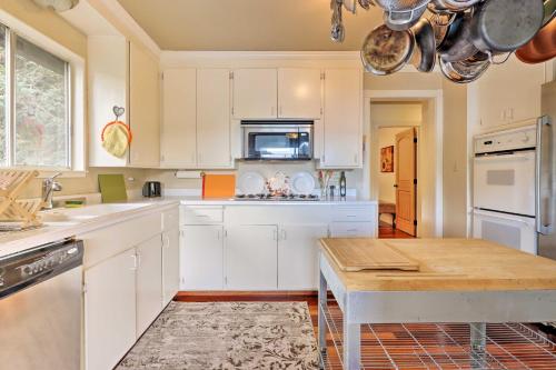 Tasteful Home with Stunning River and Valley View in Monte Rio, USA