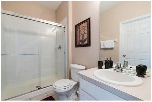 Three BR * 2 Miles to Disney pool free WiFi - main image