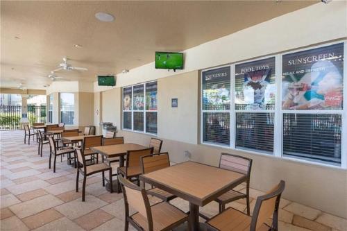 Three BR * 2 Miles to Disney pool free WiFi - image 3