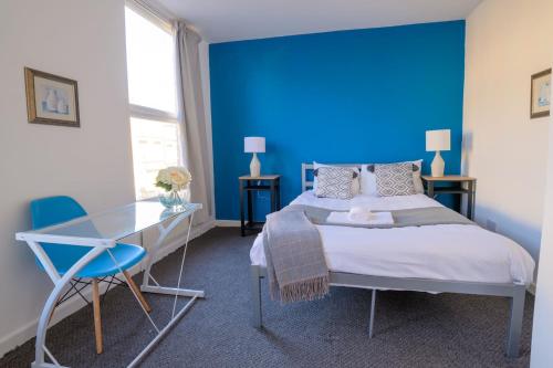 Spacious 5 Bed House, perfect for groups, great location near Liverpool Fried Chicken