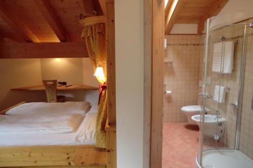 Comfort Triple Room with Shower