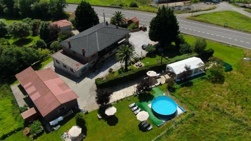 Casa Madrazo con piscina y parrillas - Accommodation - Praves