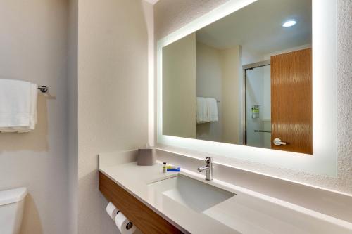 Holiday Inn Express Lake Worth NW Loop 820 an IHG Hotel - image 13