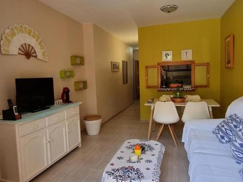  Restful Apartment in Andalucia with Shared Swimming Pool, Pension in Playas de Vera