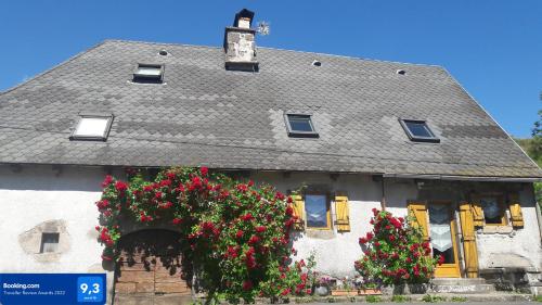 Maison auvergnate gîte à louer Saint-Jacques-des-Blats