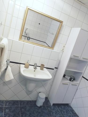 Bathroom, Hello Apartment in Grafenwöhr