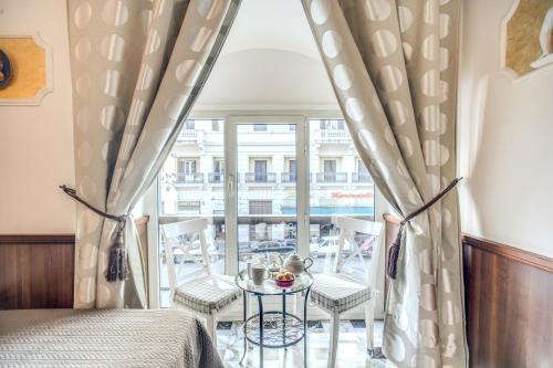 Nakissa Inn – Rome