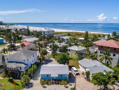 Mango Beach Manor 3 Bedrooms WiFI Sleeps 6 - image 8