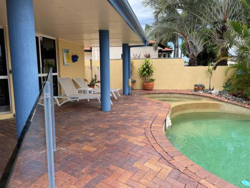 SPECTACULAR WATERFRONT Canal Home, BRIBIE ISLAND