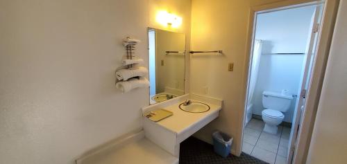 Budget Inn Motel Gallup - 화장실