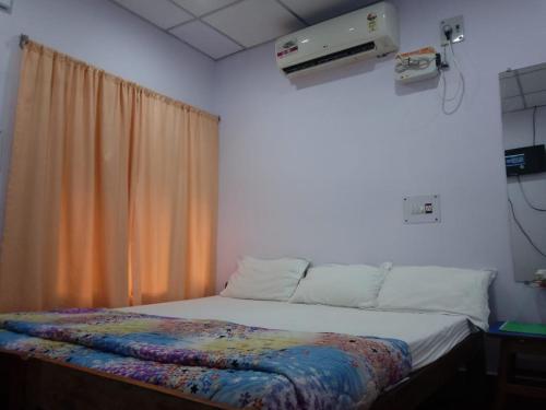 2 twin beds