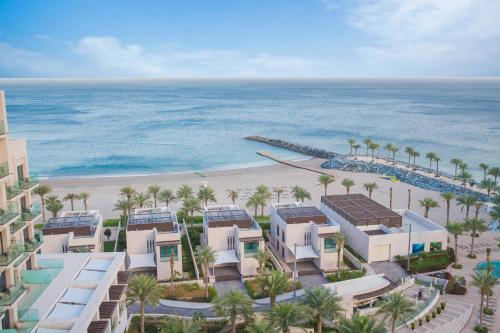 παραλία, Luxurious 5 Bedroom Apartment - Full Ocean view in Al Aqah