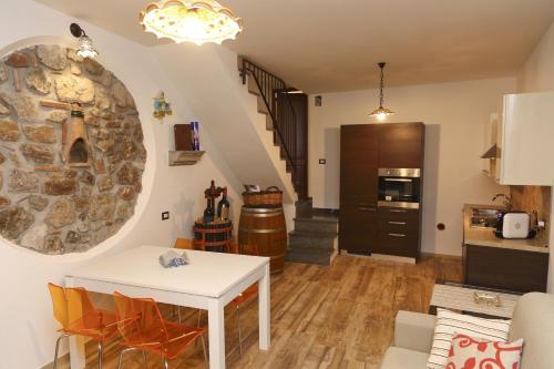 Apartment - Split Level image 4